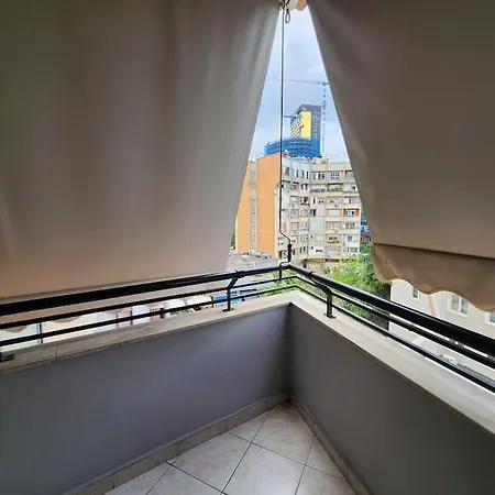 Apartment-new Bazar * טיראנה